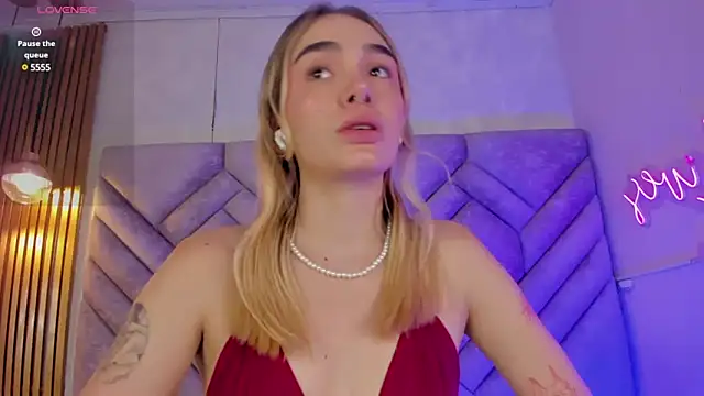 Lucy Vega online show from 12/10/24, 05:55