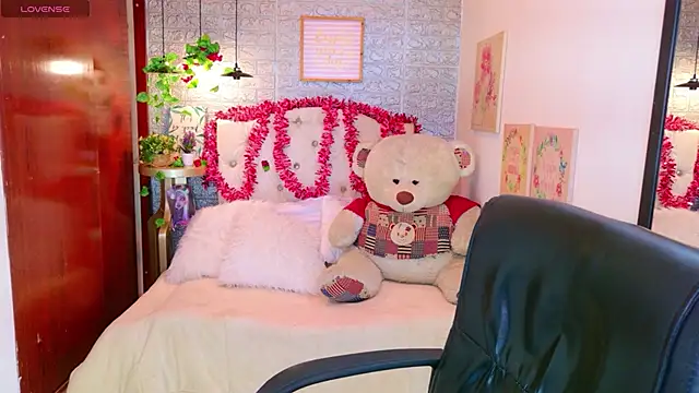 meghan nill online show from 12/17/25, 03:12