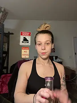 Snapshot of shesexplicit chatting on 02/15/26, 02:41 shesexplicit online show from 02/15/26, 02:41