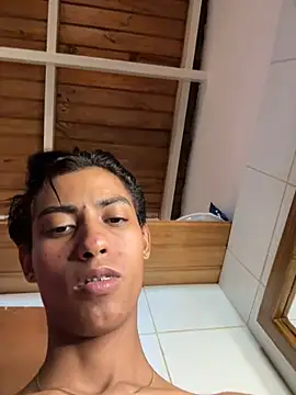 Snapshot of Mauuu18 chatting on 01/19/25, 12:50 Mauuu18 online show from 01/19/25, 12:50