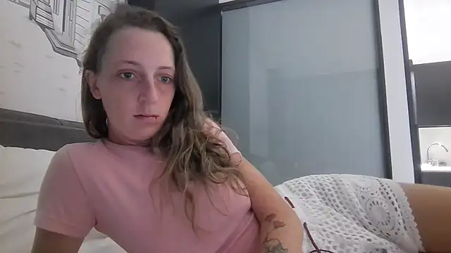 Snapshot of SweetSexySub chatting on 10/17/25, 07:11 SweetSexySub online show from 10/17/25, 07:11