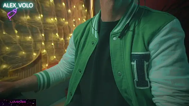 Snapshot of alex-volo chatting on 12/27/24, 09:39 alex-volo online show from 12/27/24, 09:39