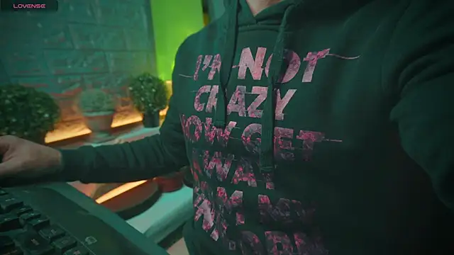 Snapshot of alex-volo chatting on 01/19/25, 05:26 alex-volo online show from 01/19/25, 05:26