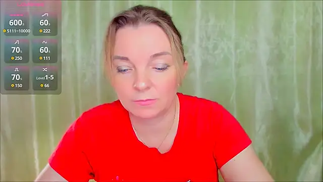 Snapshot of Regina__blue chatting on 02/24/25, 06:26 Regina blue online show from 02/24/25, 06:26