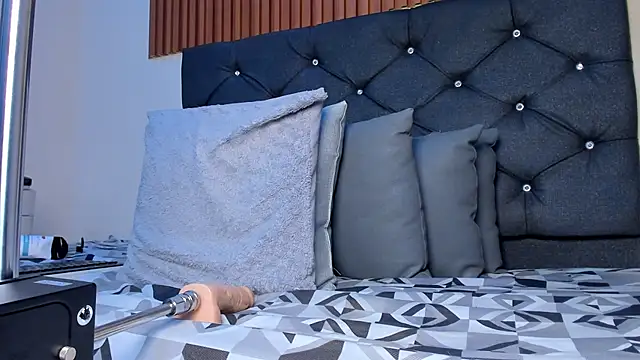 Zoe pss online show from 11/15/25, 09:00