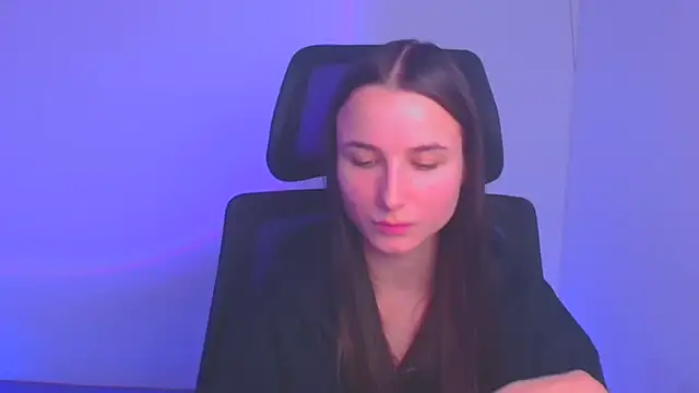 Eva Janee online show from 12/18/24, 10:30