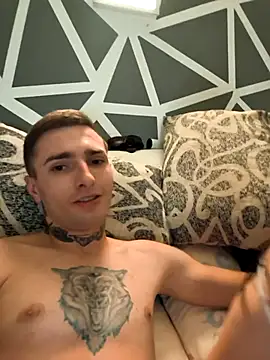 Snapshot of Anyonymuss chatting on 10/15/25, 07:25 Anyonymuss online show from 10/15/25, 07:25