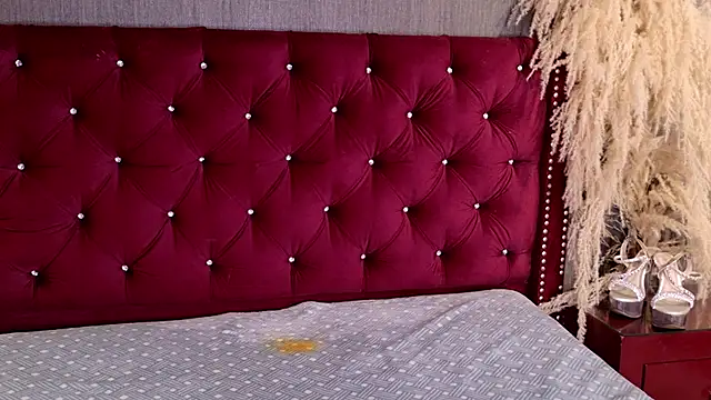 Snapshot of SeleneeEvanss chatting on 11/08/25, 05:01 SeleneeEvanss online show from 11/08/25, 05:01