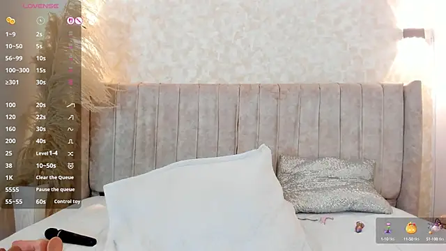 mia lourence online show from 10/11/25, 12:47