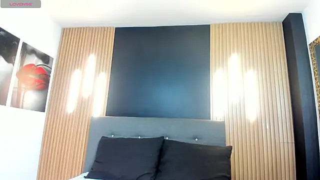 Snapshot of EvaaLovia1 chatting on 03/12/26, 01:17 EvaaLovia1 online show from 03/12/26, 01:17