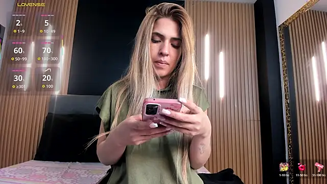 Snapshot of EvaaLovia1 chatting on 03/20/26, 01:49 EvaaLovia1 online show from 03/20/26, 01:49