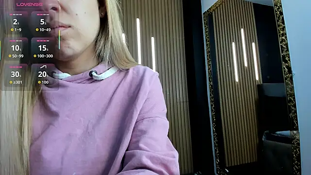 Snapshot of EvaaLovia1 chatting on 04/16/26, 01:23 EvaaLovia1 online show from 04/16/26, 01:23