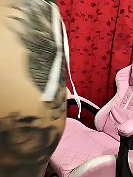 angela20  online show from 12/18/25, 08:04