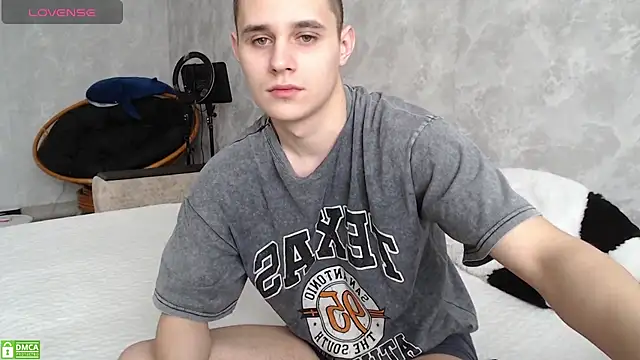 Snapshot of Fire_Ice77 chatting on 02/22/25, 03:56 Fire Ice77 online show from 02/22/25, 03:56