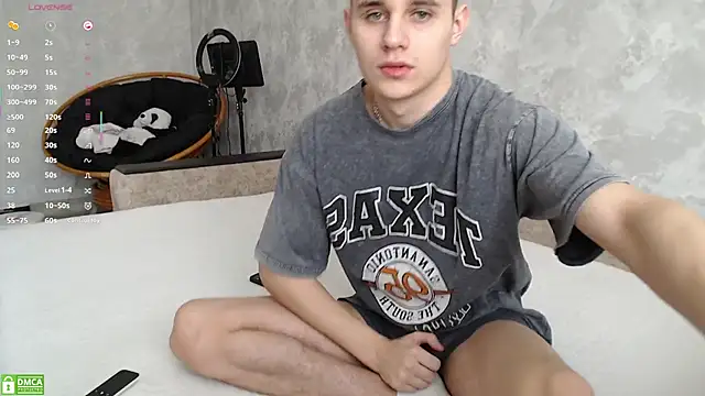 Snapshot of Fire_Ice77 chatting on 02/23/25, 04:07 Fire Ice77 online show from 02/23/25, 04:07