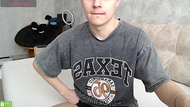 Snapshot of Fire_Ice77 chatting on 03/14/25, 04:32 Fire Ice77 online show from 03/14/25, 04:32