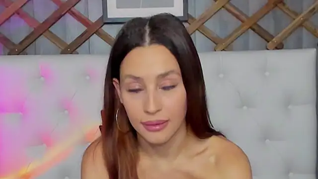 Snapshot of SelenaRousey chatting on 12/28/24, 11:52 SelenaRousey online show from 12/28/24, 11:52