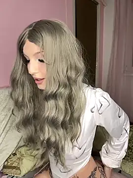 Snapshot of MoonAgnes chatting on 12/28/24, 06:29 MoonAgnes online show from 12/28/24, 06:29