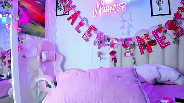 Snapshot of NaomiAsha chatting on 02/14/25, 01:56 NaomiAsha online show from 02/14/25, 01:56