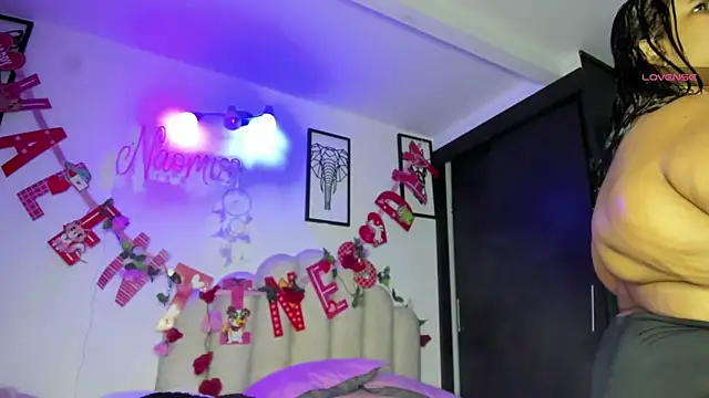 Snapshot of NaomiAsha chatting on 02/25/25, 11:33 NaomiAsha online show from 02/25/25, 11:33