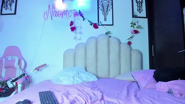 Snapshot of NaomiAsha chatting on 03/19/25, 02:27 NaomiAsha online show from 03/19/25, 02:27