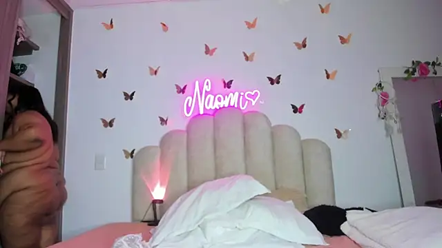 Snapshot of NaomiAsha chatting on 09/21/25, 11:17 NaomiAsha online show from 09/21/25, 11:17