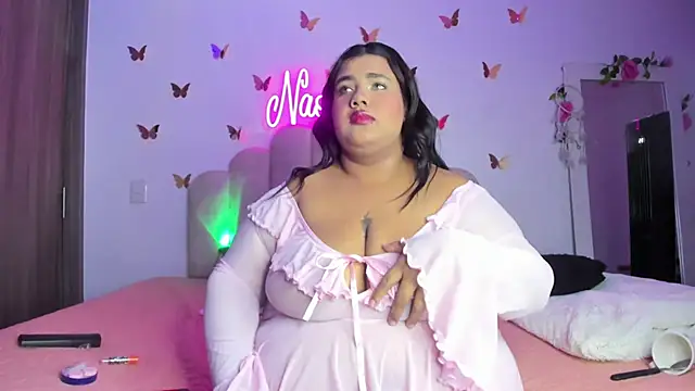 Snapshot of NaomiAsha chatting on 09/23/25, 11:41 NaomiAsha online show from 09/23/25, 11:41