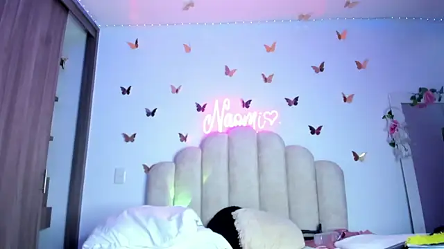 Snapshot of NaomiAsha chatting on 10/26/25, 11:42 NaomiAsha online show from 10/26/25, 11:42