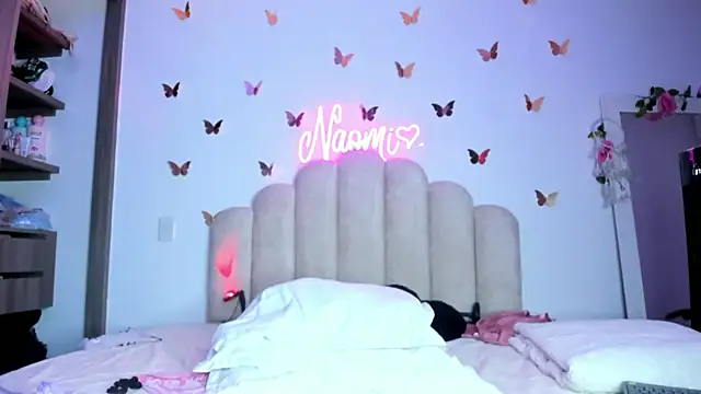 Snapshot of NaomiAsha chatting on 10/27/25, 11:41 NaomiAsha online show from 10/27/25, 11:41