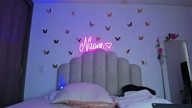 Snapshot of NaomiAsha chatting on 11/15/25, 07:43 NaomiAsha online show from 11/15/25, 07:43