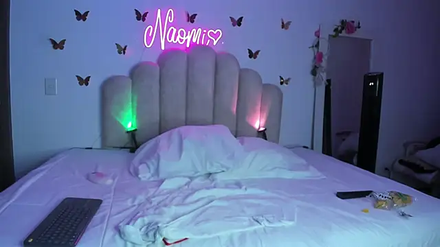 Snapshot of NaomiAsha chatting on 11/18/25, 11:15 NaomiAsha online show from 11/18/25, 11:15