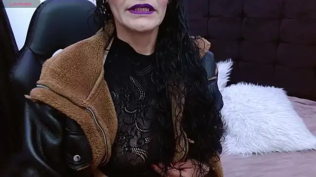 Snapshot of AlexandraJones_ chatting on 10/09/25, 11:36 AlexandraJones online show from 10/09/25, 11:36