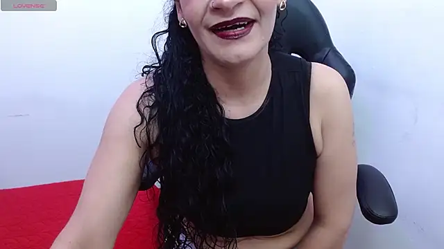 Snapshot of AlexandraJones_ chatting on 10/16/25, 03:51 AlexandraJones online show from 10/16/25, 03:51