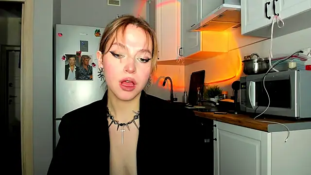 Niky  Jess online show from 02/17/25, 06:59