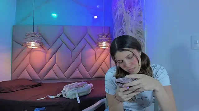 AngelaaCute  online show from 02/07/25, 12:28