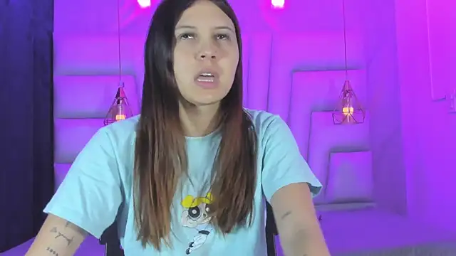 AngelaaCute  online show from 04/05/26, 12:24