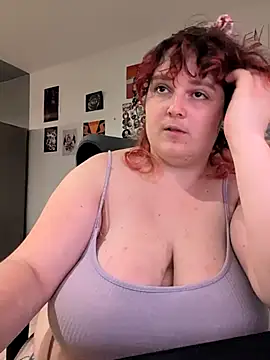 Snapshot of LadyRochester chatting on 07/07/26, 11:53 LadyRochester online show from 07/07/26, 11:53