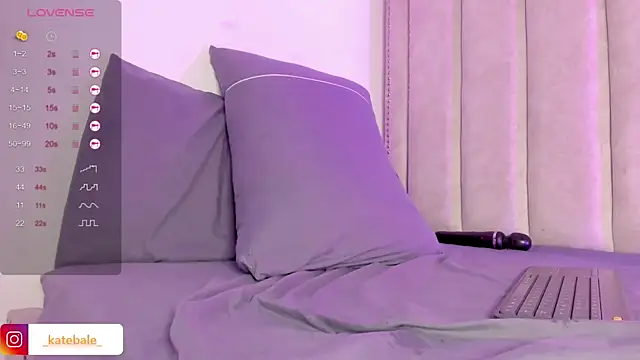 Snapshot of Kate_bale chatting on 01/13/25, 11:06 Kate bale online show from 01/13/25, 11:06