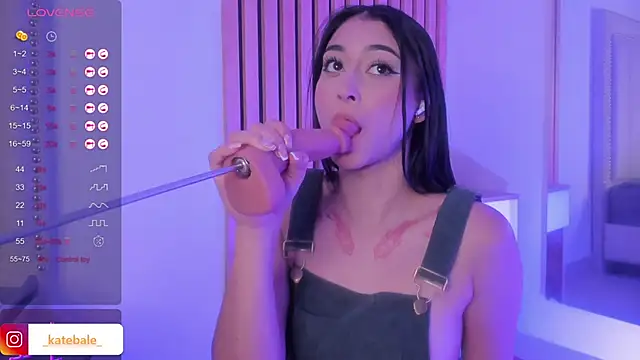 Snapshot of Kate_bale chatting on 02/27/25, 08:09 Kate bale online show from 02/27/25, 08:09