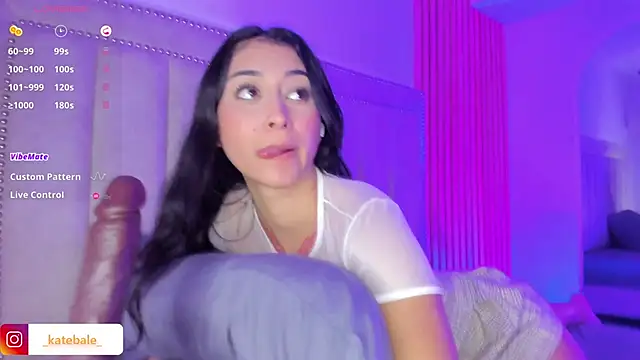 Snapshot of Kate_bale chatting on 03/18/25, 08:48 Kate bale online show from 03/18/25, 08:48