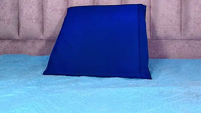 anisha x online show from 10/05/25, 07:12