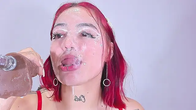 annika taylor online show from 12/18/24, 03:26