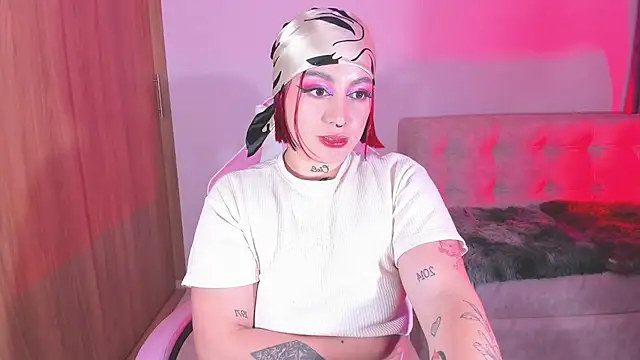 annika taylor online show from 02/19/25, 01:08