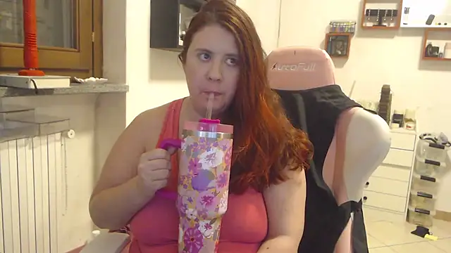 Snapshot of valerysexy chatting on 09/18/25, 09:06 valerysexy online show from 09/18/25, 09:06