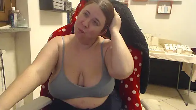 Snapshot of valerysexy chatting on 10/31/25, 11:06 valerysexy online show from 10/31/25, 11:06