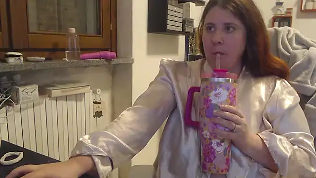 Snapshot of valerysexy chatting on 11/12/25, 10:20 valerysexy online show from 11/12/25, 10:20