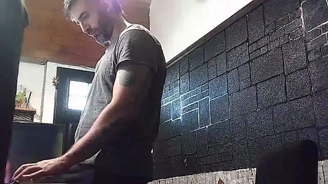 ozzypsico13 online show from 12/08/24, 07:22