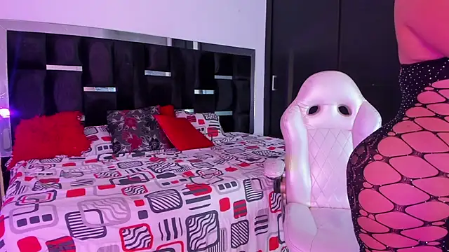 Tasha Sant online show from 11/21/25, 08:07