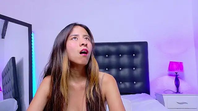 Skinny hottie18 online show from 09/09/25, 01:43