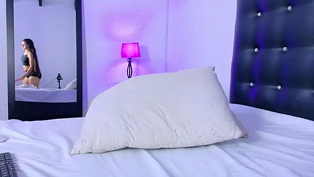 Skinny hottie18 online show from 07/13/26, 10:34